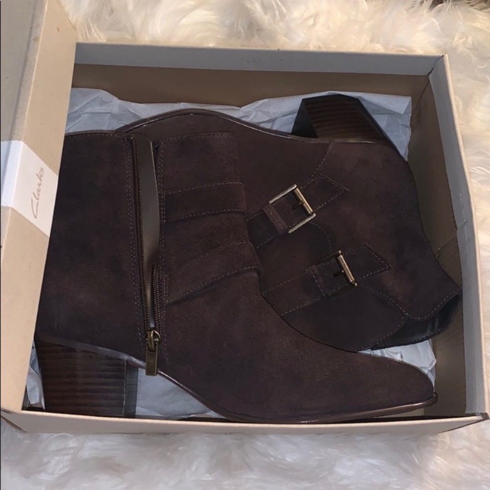 Like New Fall Brown suede boots!